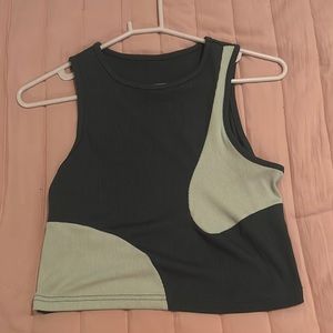 Super fun green color top!